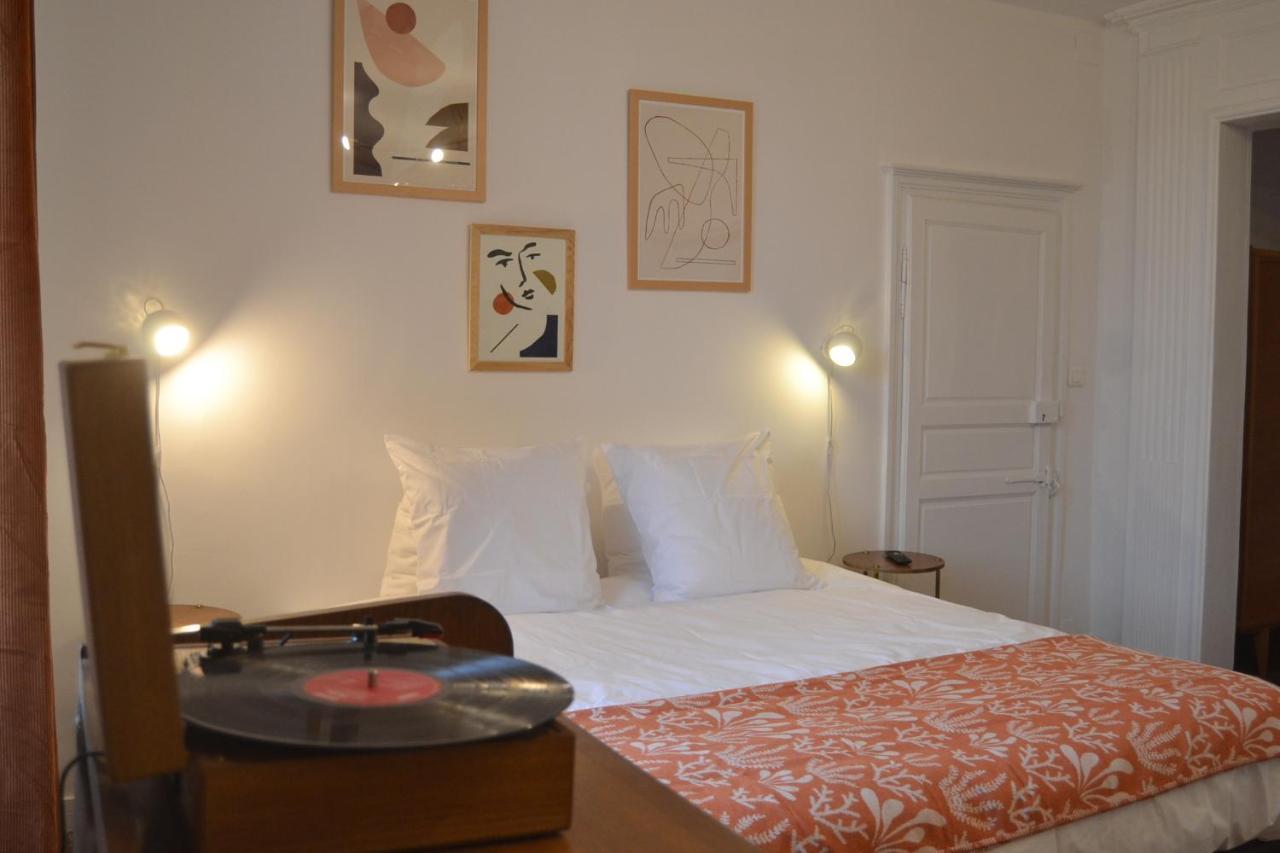 Artefact Bed & Breakfast ล็องบาล ภายนอก รูปภาพ