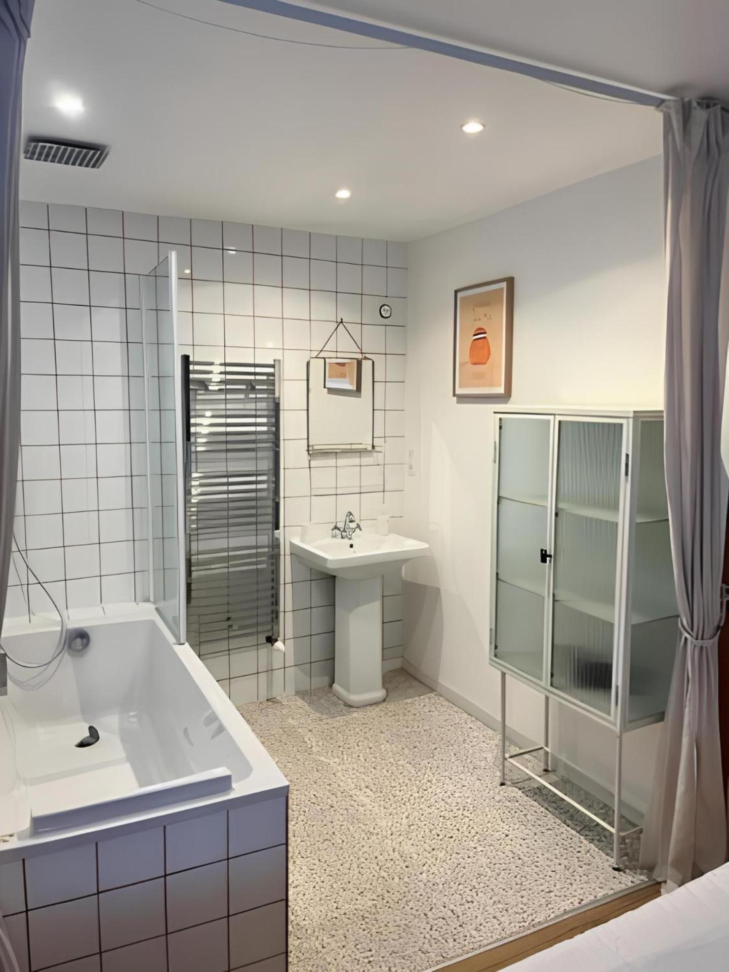 Artefact Bed & Breakfast ล็องบาล ภายนอก รูปภาพ