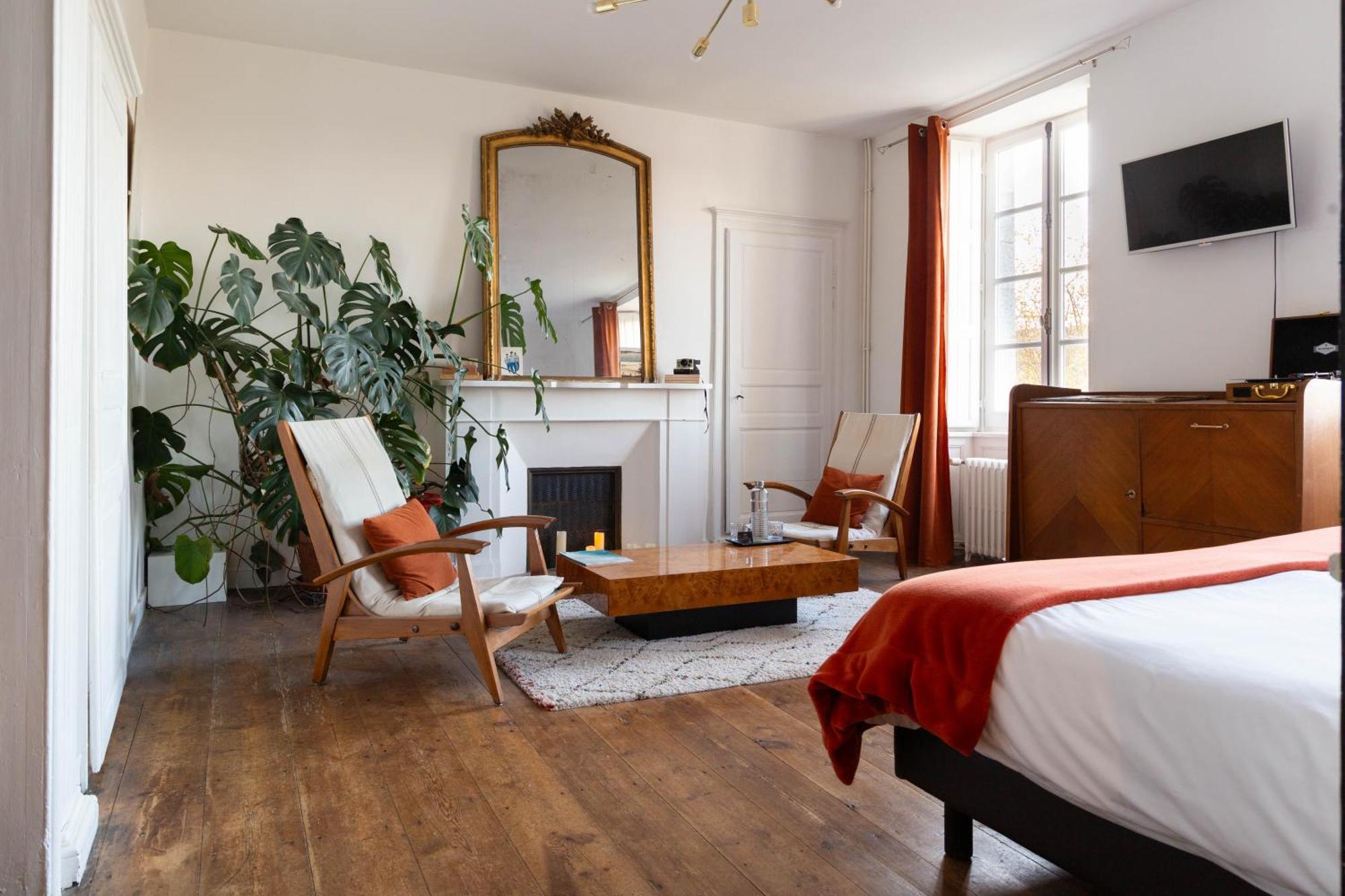 Artefact Bed & Breakfast ล็องบาล ภายนอก รูปภาพ