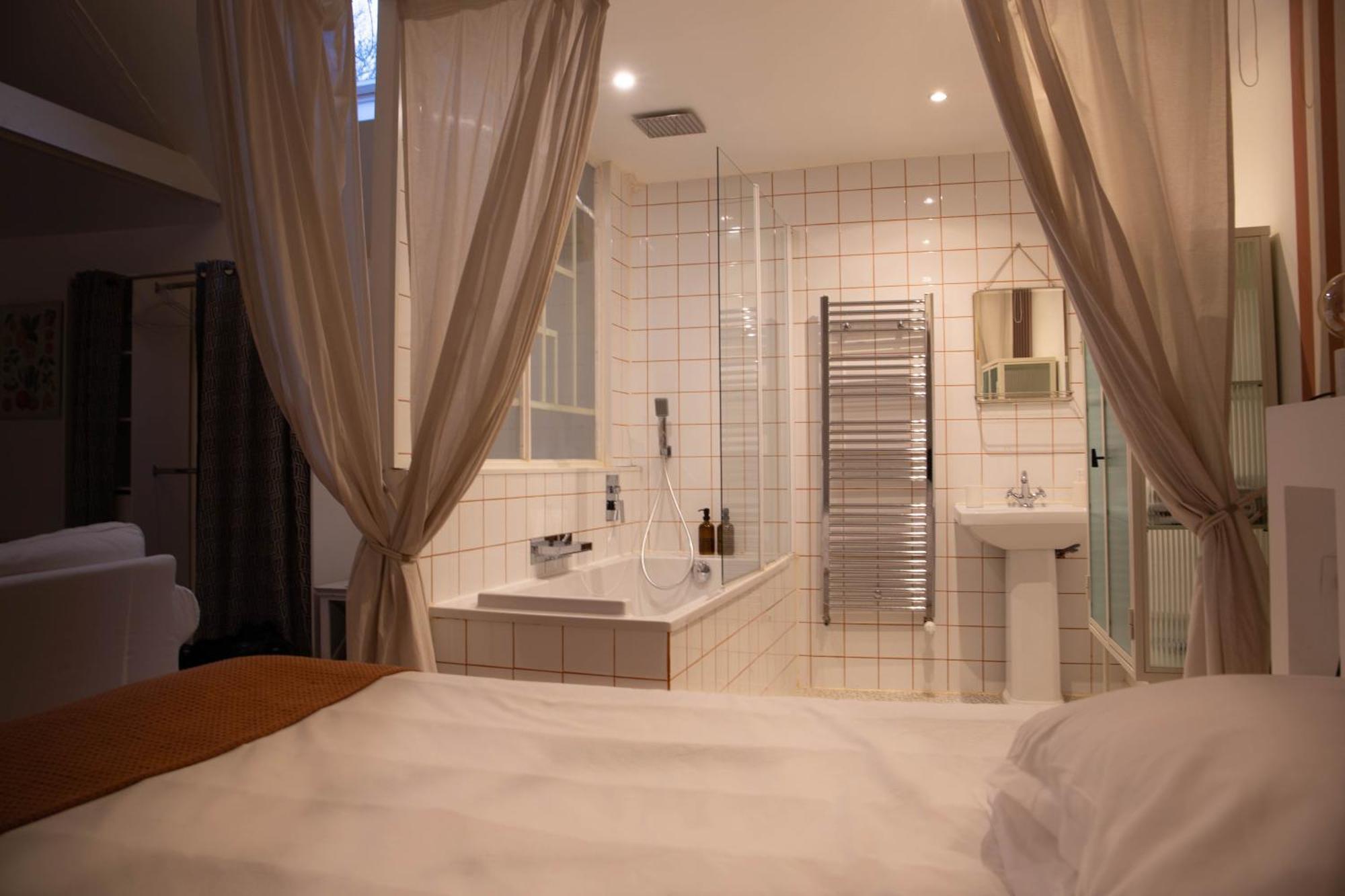 Artefact Bed & Breakfast ล็องบาล ห้อง รูปภาพ