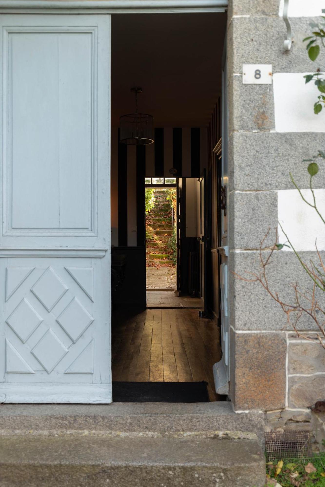 Artefact Bed & Breakfast ล็องบาล ภายนอก รูปภาพ