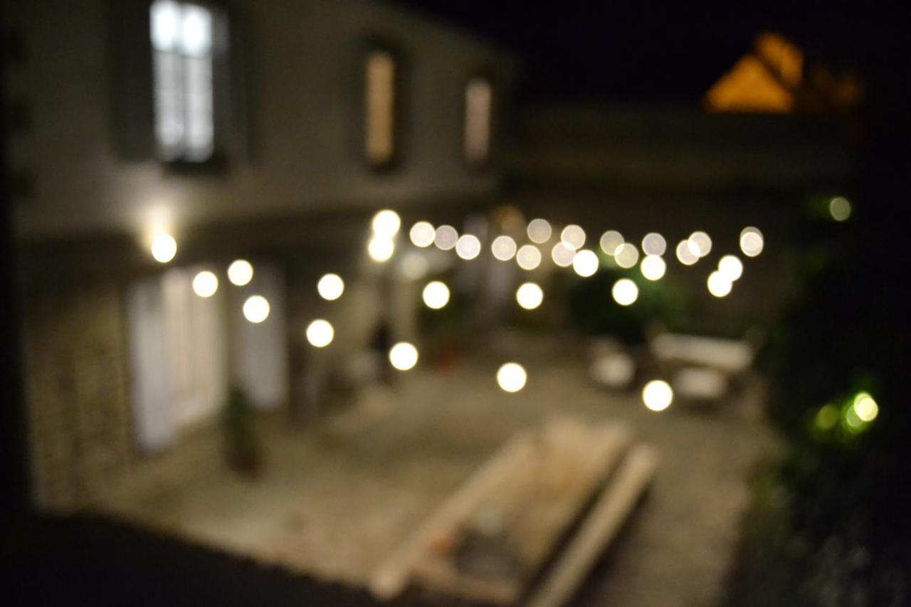 Artefact Bed & Breakfast ล็องบาล ภายนอก รูปภาพ